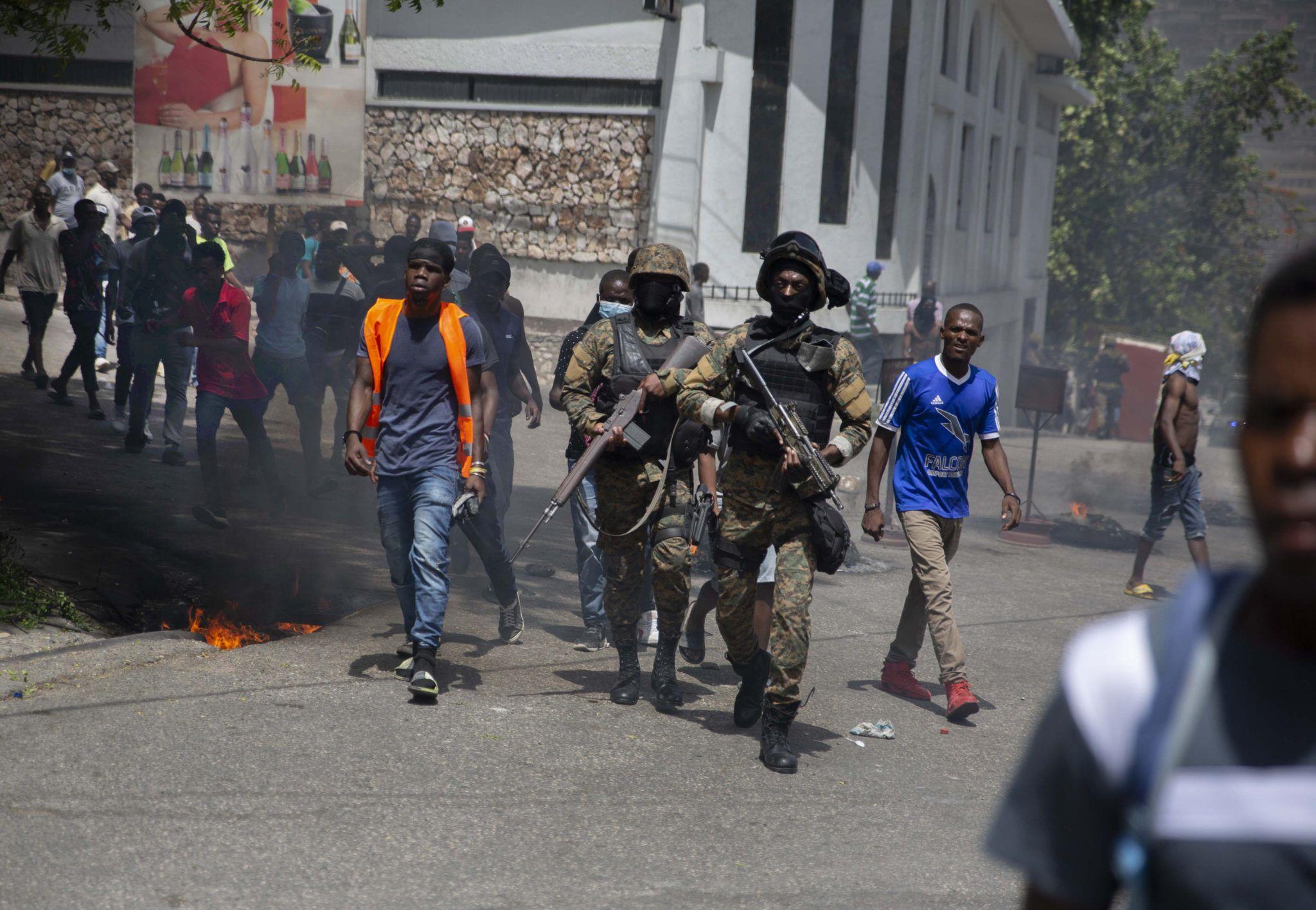 В Гаити царит насилие и хаос