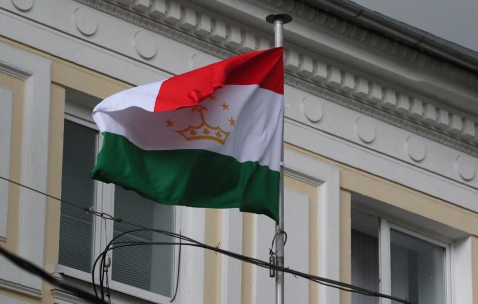 Минтруда Таджикистана зафиксировало отток мигрантов из РФ
