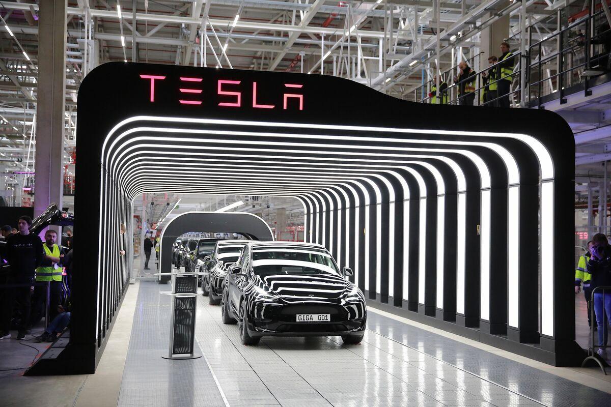 Tesla остановит производство на заводе в Германии