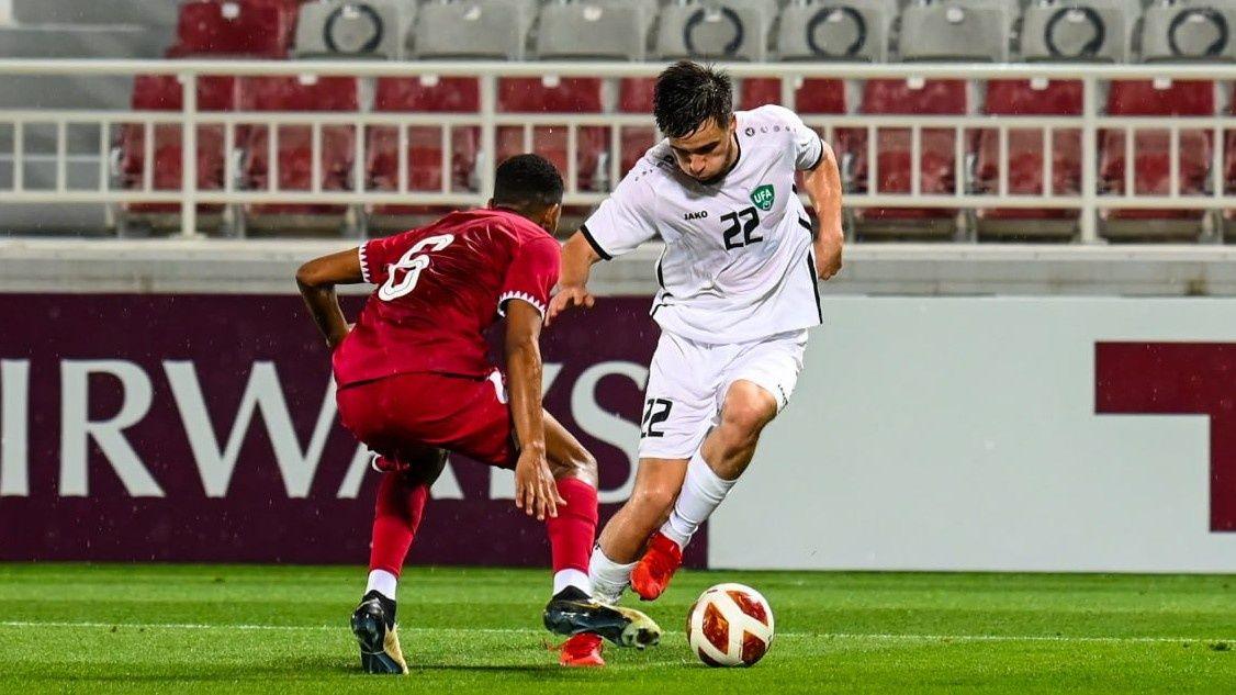 Футболисты Узбекистана провели товарищеский матч с Катаром