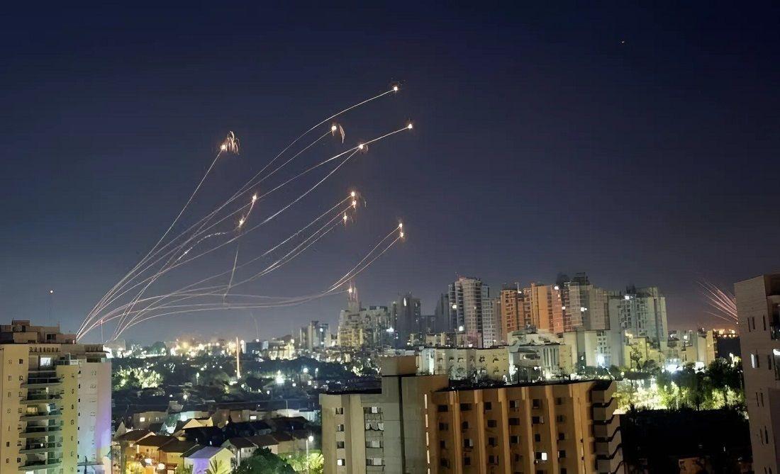 США при атаке Ирана на Израиль сбили больше 80 беспилотников и 6 ракет