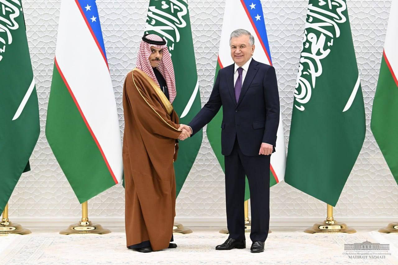 Шавкат Мирзиёев выступил за дальнейшее развитие полномасштабного партнерства с Саудовской Аравией