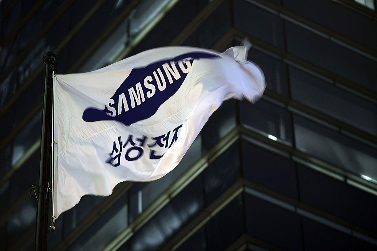 Apple уступила Samsung лидерство по числу продаж смартфонов